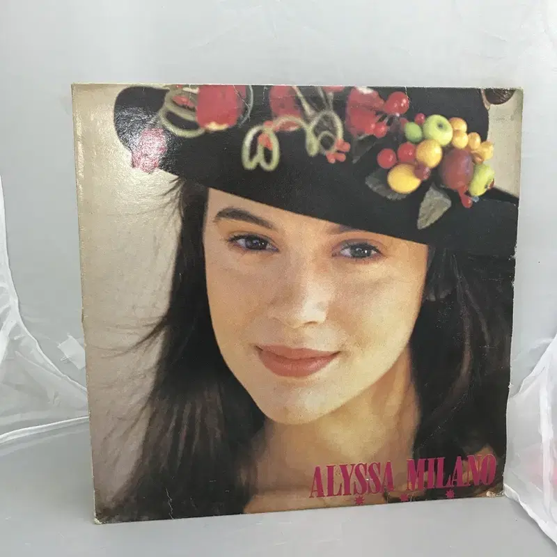 ALYSSA MILANO LP / AA2176